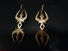 Load image into Gallery viewer, Trident earring - Brass
