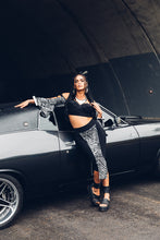 Load image into Gallery viewer, Lulu Kimono Sleeve Bullet Bra Crop Top [