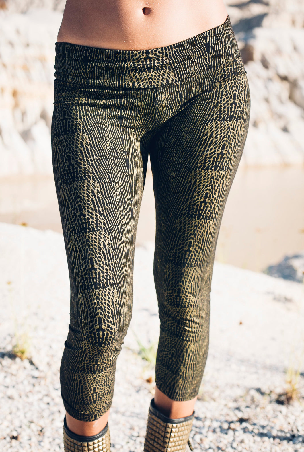 Viper full length legging - Yoga pant - Organic cotton legging - Snake print legging - Black and gold legging