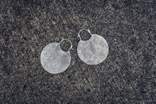 Load image into Gallery viewer, Serpentina hoops [ Silver Plated Hoops [ Snake print hoop- Big hoop- Snake hoop - Hoop Earrings